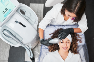 Setor de estética pode chegar aos 41,6 bilhões de dólares até 2028: A valorização da autoestima e a busca por cuidados pessoais continuarão a impulsionar esse crescimento nos próximos anos