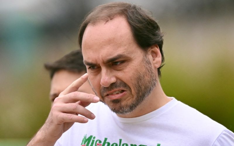 Pesquisa Atlas aponta que Carlos Bolsonaro não seria eleito senador em Santa Catarina atualmente