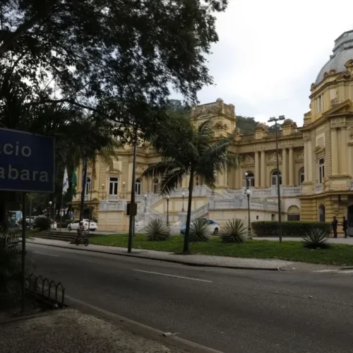 Rio de Janeiro se junta a iniciativa de redução da dívida pública com aprovação de Lula