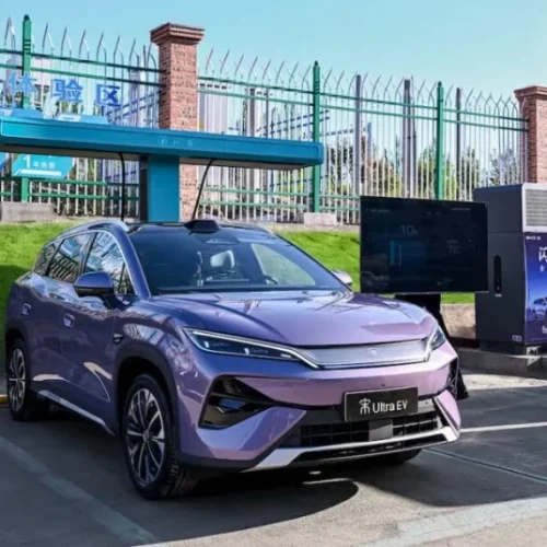 BYD realiza jornada de 4.395 km na China para demonstrar eficácia de bateria que recarrega em apenas 5 minutos