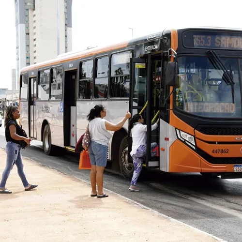 Universidades propõem tarifa gratuita e estimam impacto de R$ 60 bilhões na economia