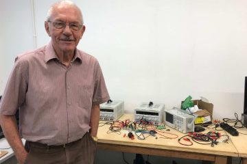 Engenheiro de 79 anos conquista vaga em universidade federal e se torna símbolo de recomeços inspiradores