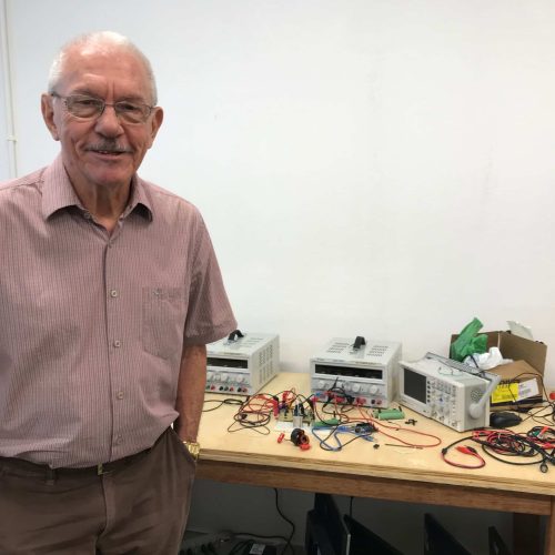 Engenheiro de 79 anos conquista vaga em universidade federal e se torna símbolo de recomeços inspiradores