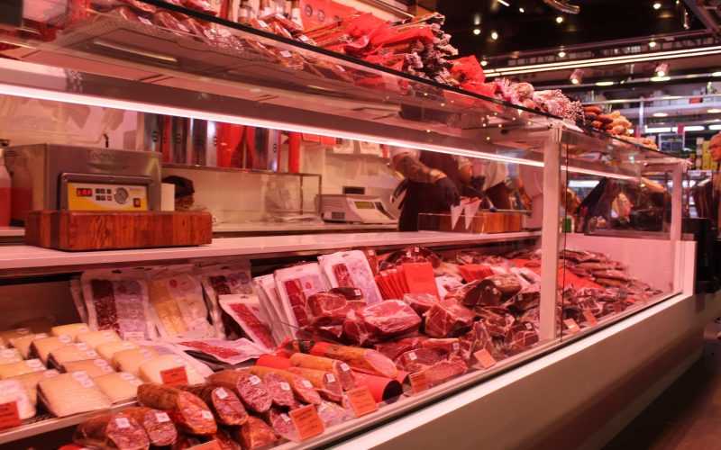 Excesso de gado e preços altos: o paradoxo da carne no Brasil