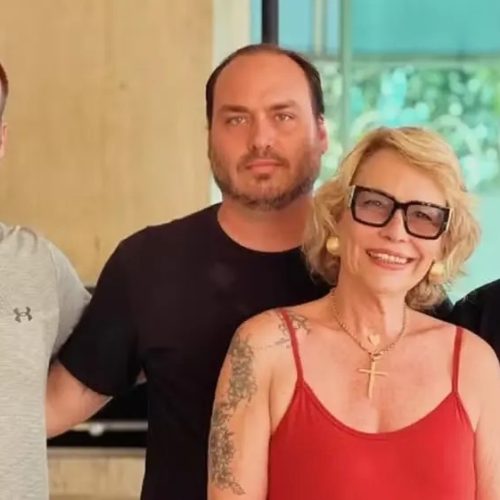 Conflito entre Michelle e Flávio impulsiona candidatura da matriarca, a primeira-dama “01” de Bolsonaro