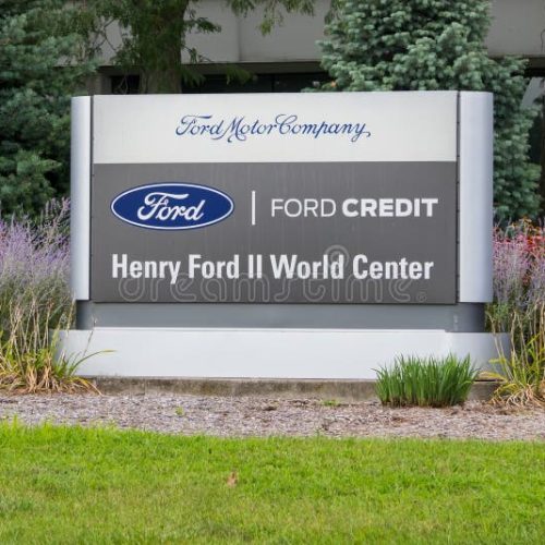 Ford opta por abandonar a inteligência artificial e reintegra profissionais experientes