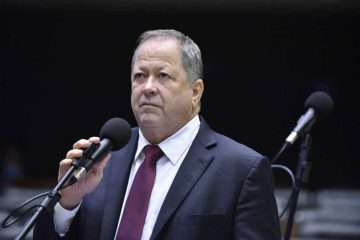 Flávio Dino rejeita solicitação de Chiquinho Brazão e confirma destituição na Câmara dos Deputados