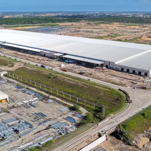 BYD planeja nacionalizar 50% de sua produção automotiva até 2027 para diminuir dependência da China