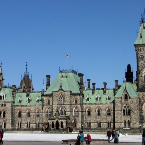 Canadá reage e estabelece tarifas sobre aço e eletrodomésticos dos EUA