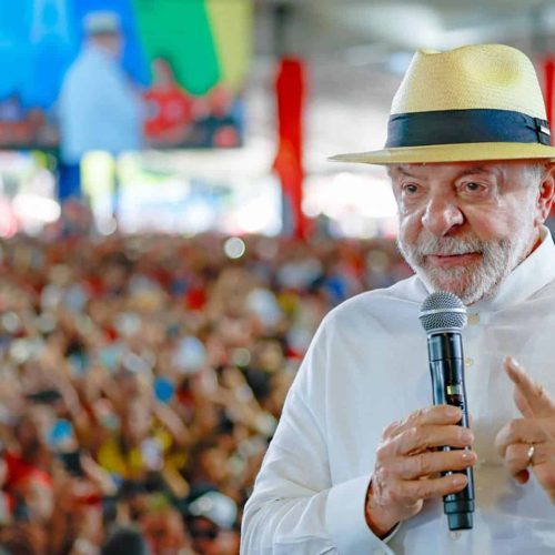 Lula liga para candidata do PT agredida pela PM em Santa Catarina