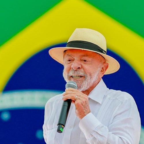 Articulação defende mudanças radicais na campanha de Lula para derrotar extrema direita