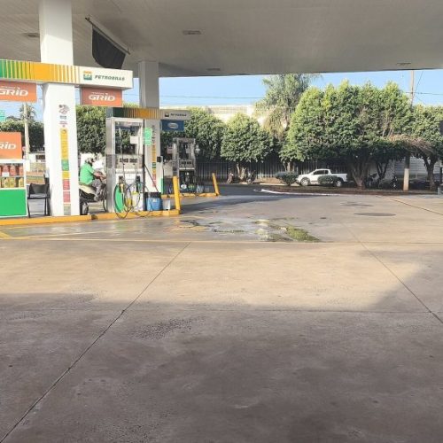 Governo mantém preço do diesel estável por um mês