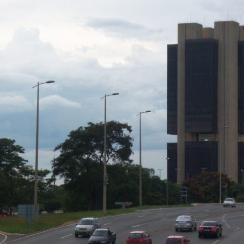 Novo aumento do rotativo do cartão encarece em 449,4% as faturas atrasadas anuais