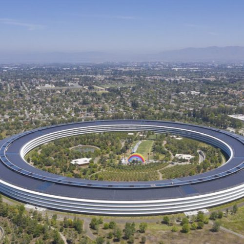 Chefe da App Store deixa o comando após pressão da Apple por mais lucro