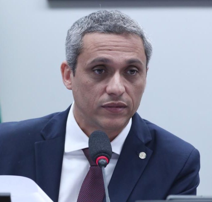 Gustavo Gayer é acusado de dirigir sob efeito de álcool em colisão fatal que deixou três mortos; saiba mais sobre o caso
