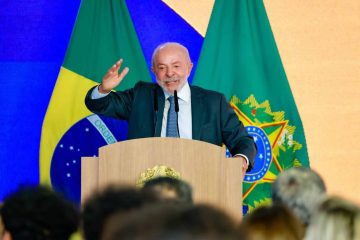 Lula chama cidadãos para celebração do encerramento da escala 6×1 e emite aviso sobre a votação do PL de Flávio Bolsonaro