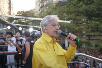 Caetano Veloso organiza manifestação pela democracia em Copacabana neste domingo