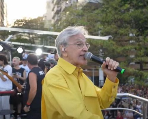 Caetano Veloso organiza manifestação pela democracia em Copacabana neste domingo