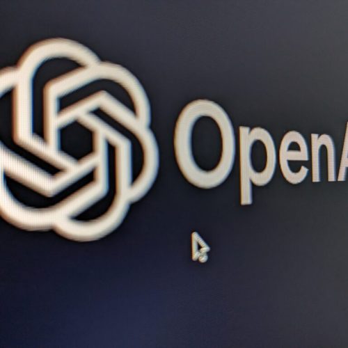 Engenheiro da OpenAI detido nos EUA por instalar dispositivo de escuta em sala de reuniões